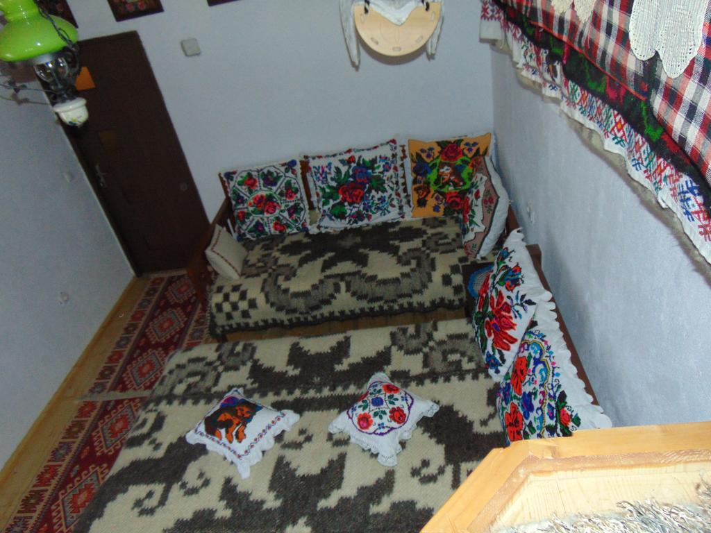 فندق Casutele Din مويزي المظهر الخارجي الصورة